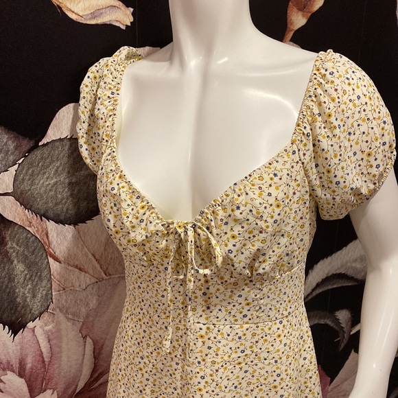 Forever 21 Floral Dress - Picture 2 of 6